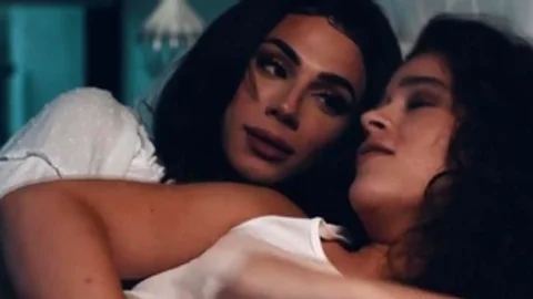 teen babe Lets Her TS Stepmommy take up with the tongue And bang Her cunt